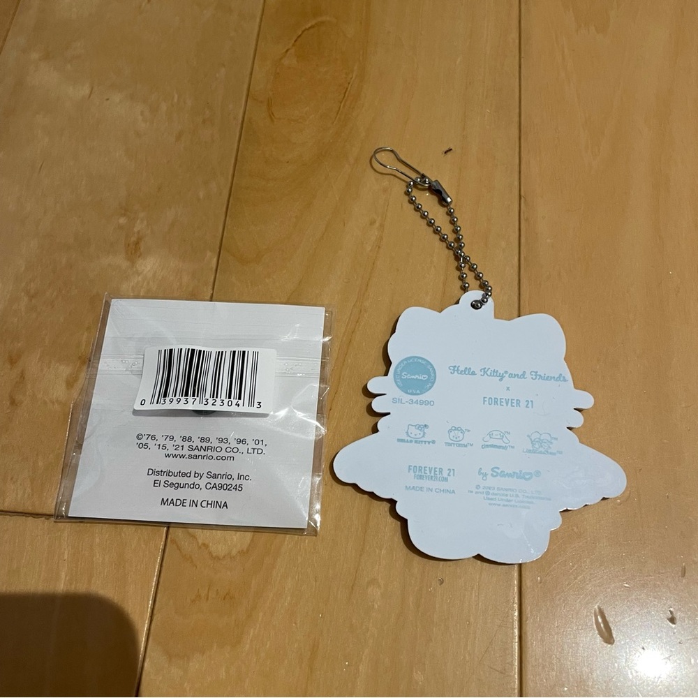 New hello kitty keychain/pin bundle - Picture 2 of 2